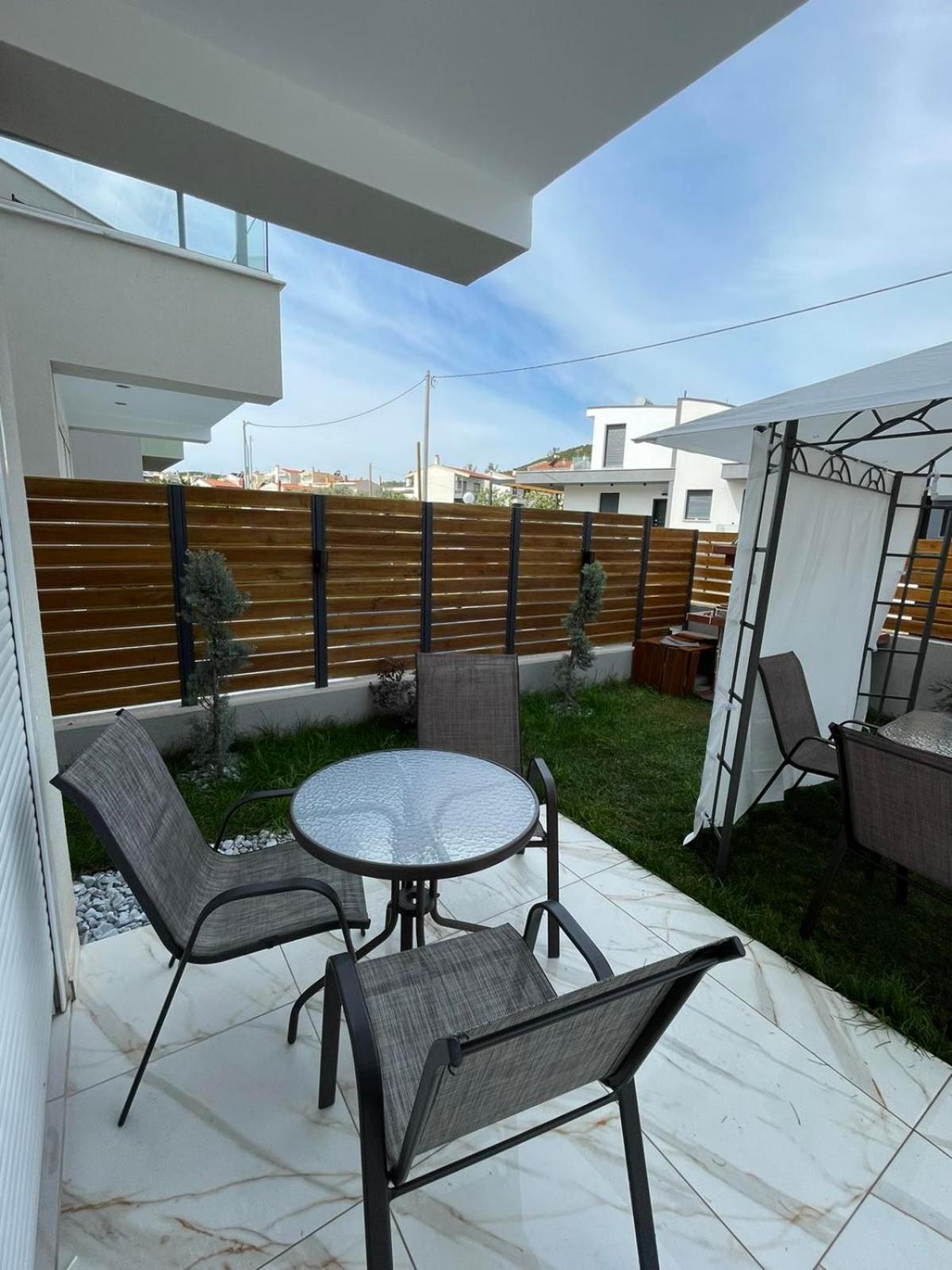 Chara'S House Apartment Kavála ภายนอก รูปภาพ