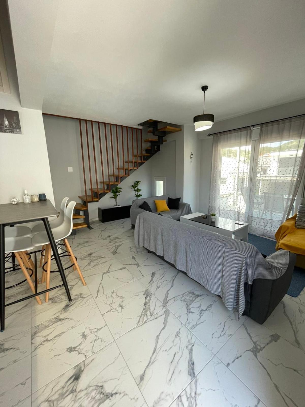 Chara'S House Apartment Kavála ภายนอก รูปภาพ